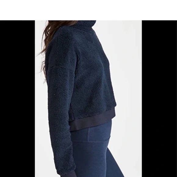 Beyond Yoga BFF Sherpa Cropped Pullover - Picture 4 of 9